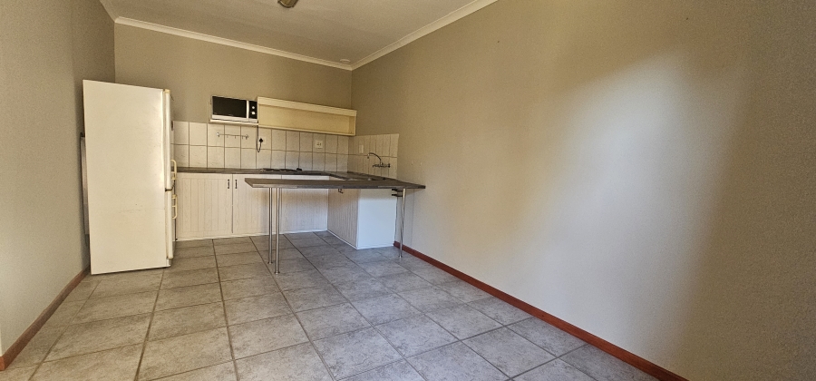 6 Bedroom Property for Sale in Middedorp Western Cape